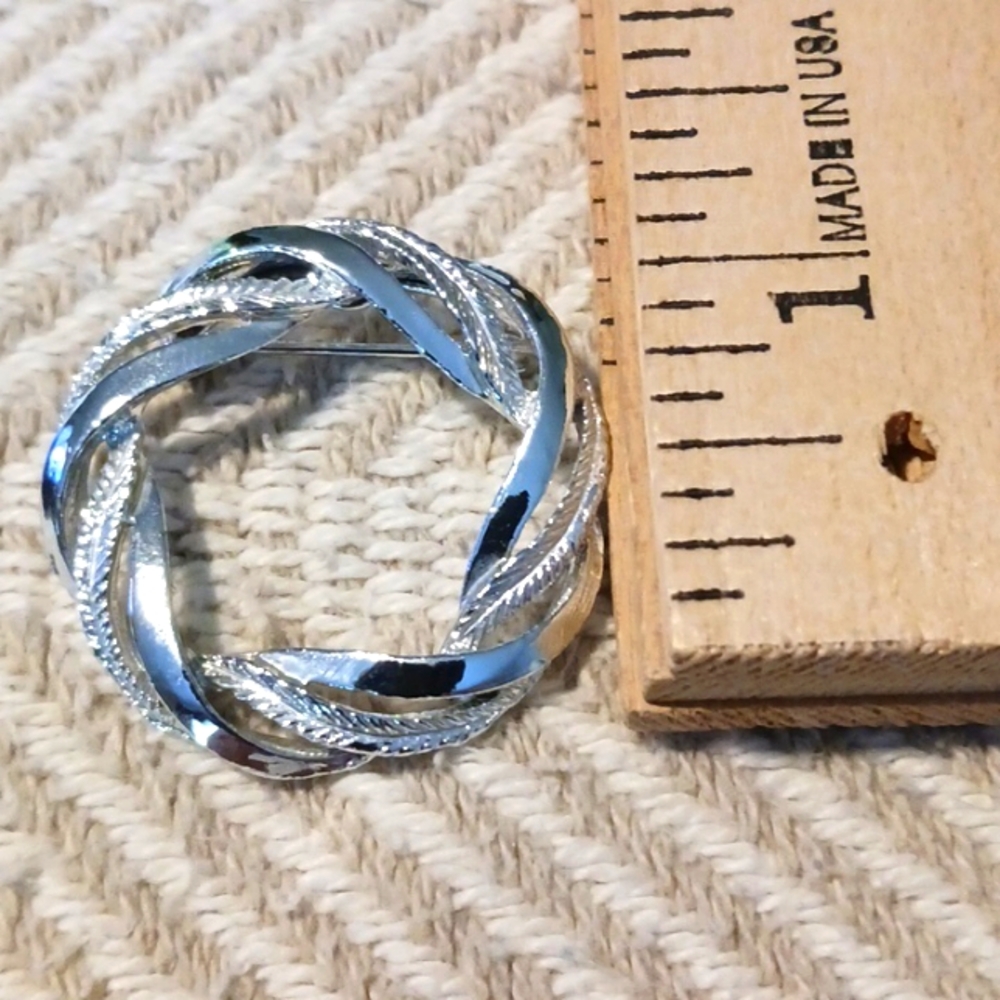 VTG Signed Gerrys Silver Tone Woven Wreath Brooch